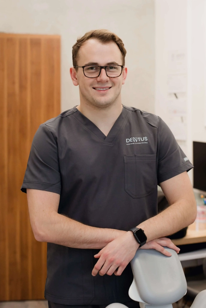 Filip Wrzesień - stomatolog Toruń, specjalizacja: endodoncja, leczenie zachowawcze